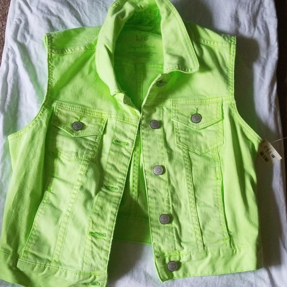 Girl's Aeropostale vest